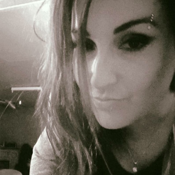 Meet your Posher, Tania - Picture 1 of 1